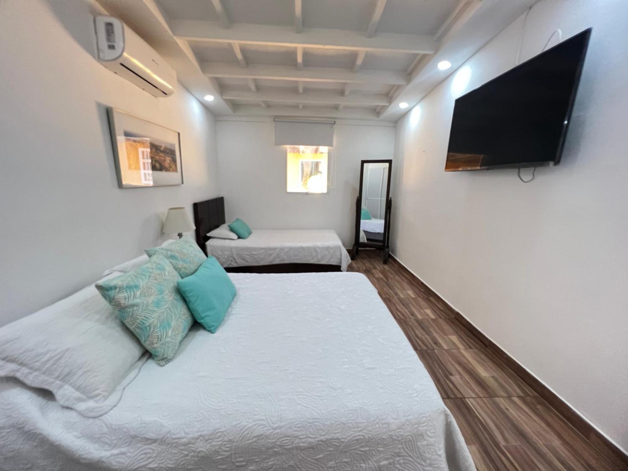Apartment Hermoso Duplex En La Ciudad Amurallada! A218