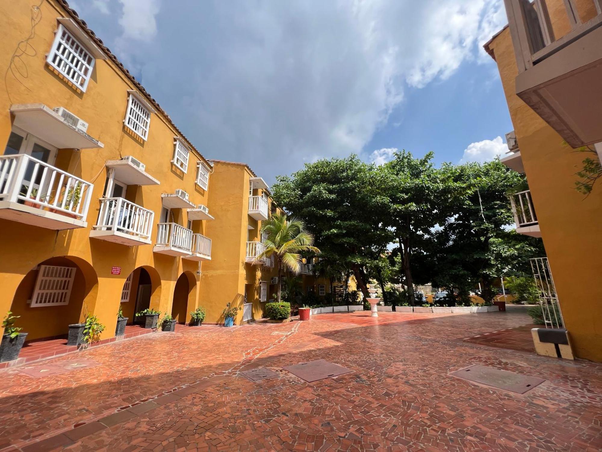 Apartment Hermoso Duplex En La Ciudad Amurallada! A218
