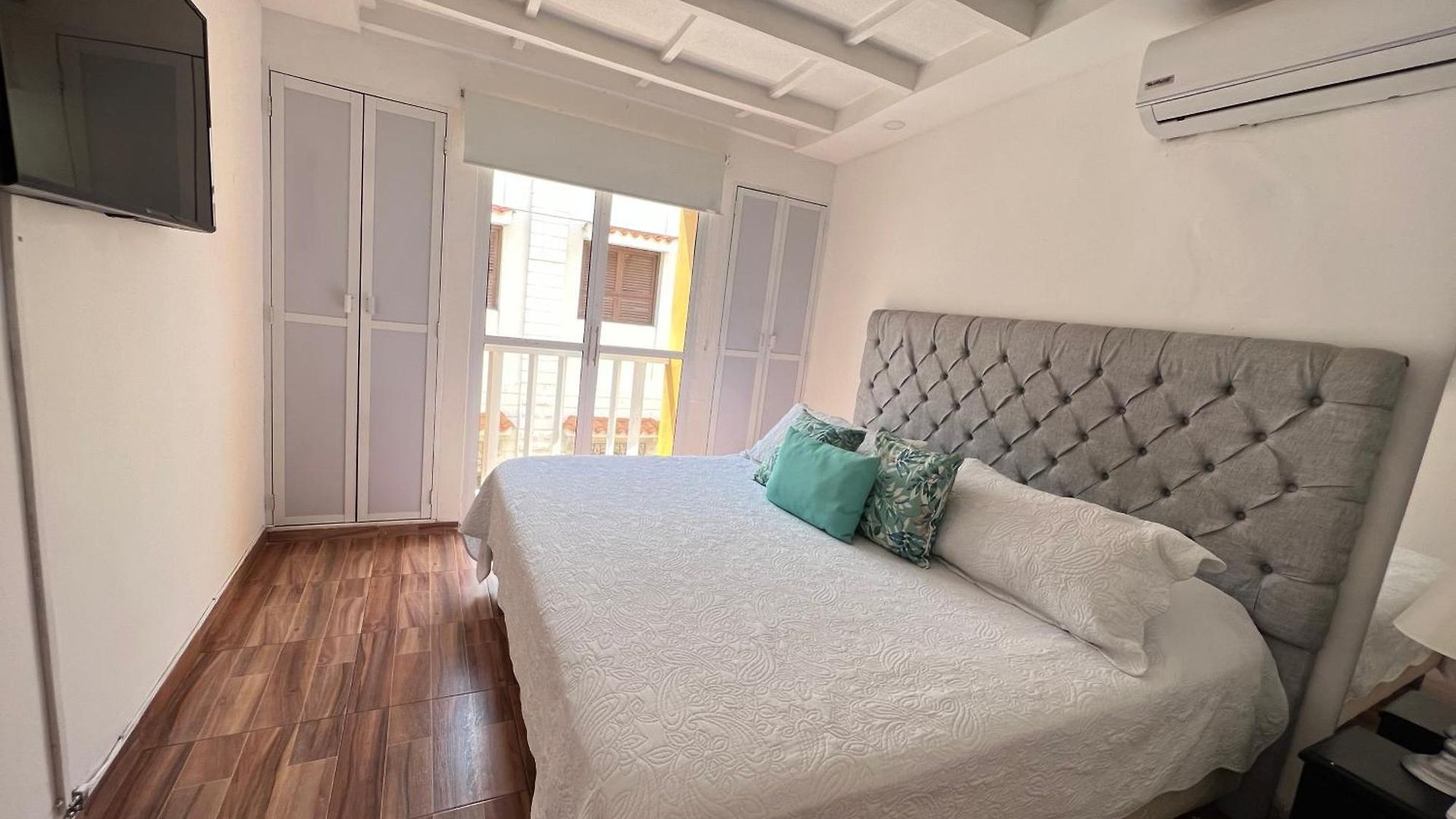 Hermoso Duplex En La Ciudad Amurallada! A218