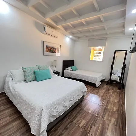 Hermoso Duplex En La Ciudad Amurallada! A218
