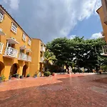 Hermoso duplex en la ciudad amurallada! A218